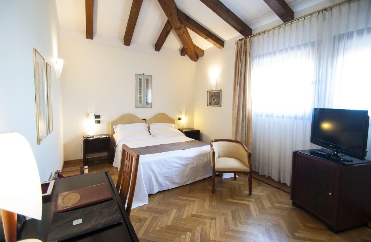 Alla Rocca Hotel Conference & Restaurant Bazzano Zewnętrze zdjęcie